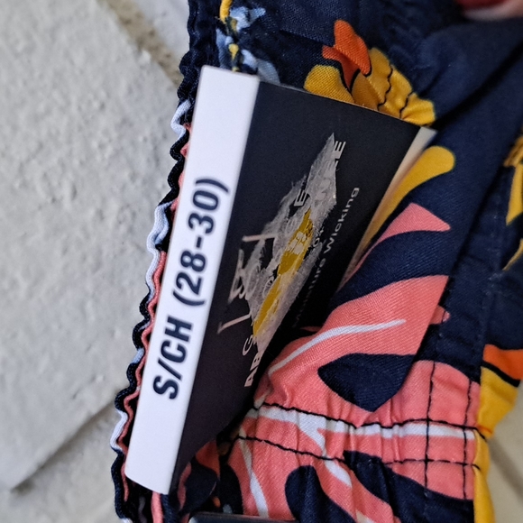 Mens Tropical Multicolor Swim Trunks. Size Small (28-30) NWT - Picture 6 of 7